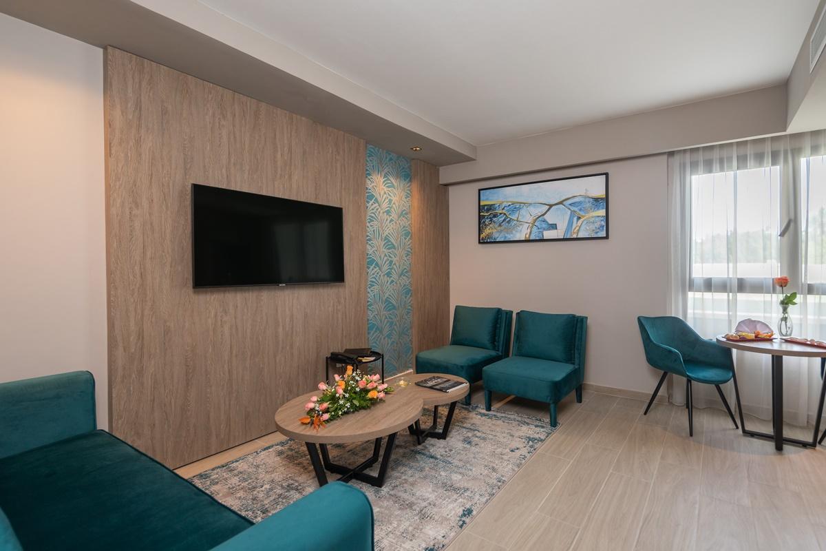 Golden Tulip El Mechtel